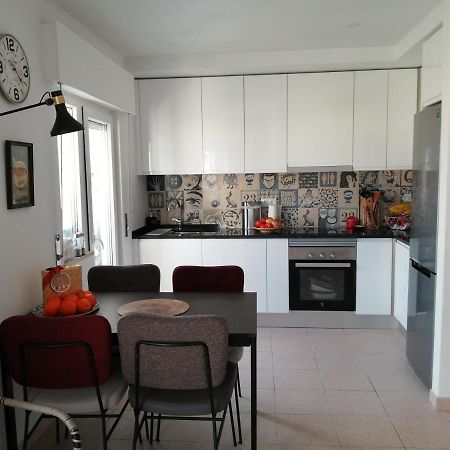 Appartement Vue Sur Mer Et Pieds Dans L'Eau! Portimão Exterior foto
